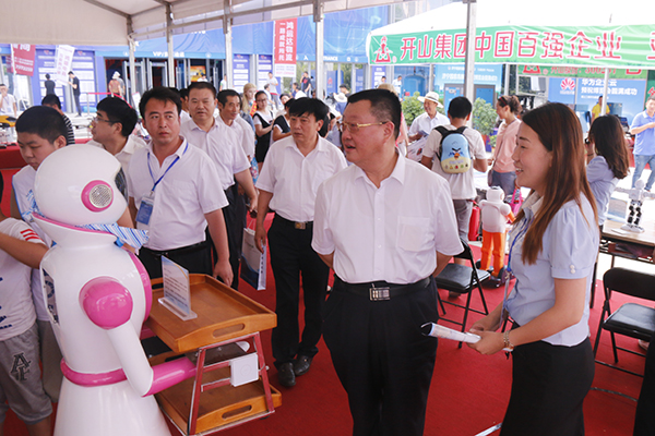 Warmly Welcome Municipal Science and Technology Bureau and Municipal Grain Bureau Leaders Come to our Group's Booth