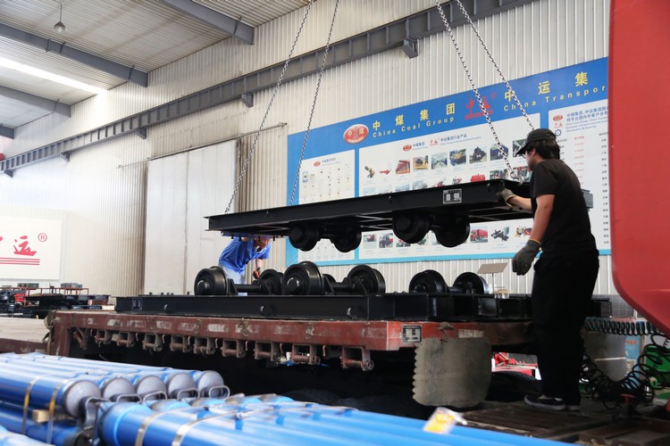 China Coal Group Ships A Batch Of Mining Flat Trucks To Wenzhou